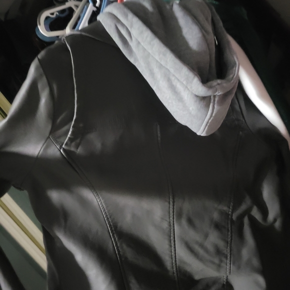 Jacket - Picture 4 of 4